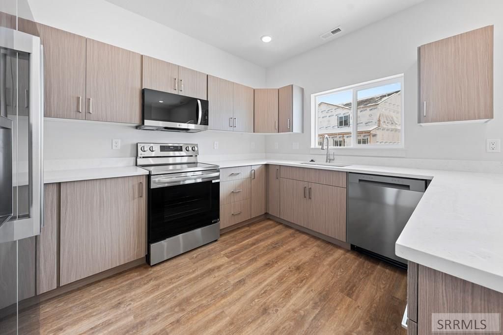 Image 11 of property listing at 569 Furrow Drive, Sugar City, ID 83448