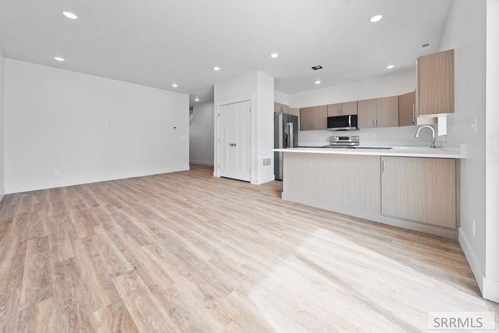 Image 9 of property listing at 569 Furrow Drive, Sugar City, ID 83448