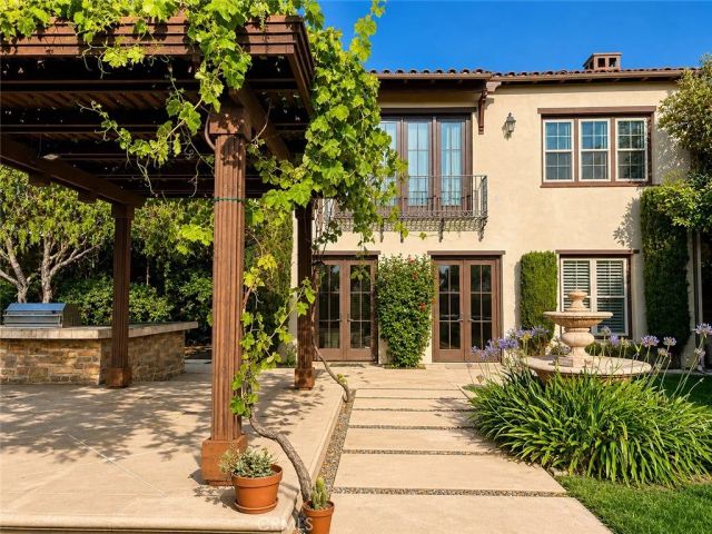 37 View, Irvine, CA 92603