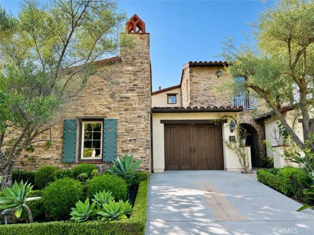 37 View, Irvine, CA 92603