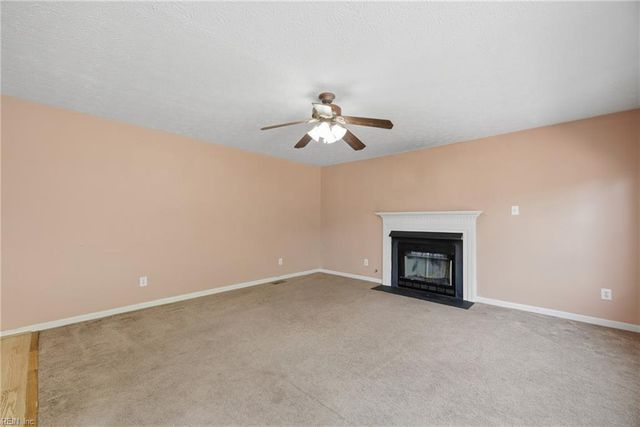 202 Vixen CT, Yorktown, VA 23693