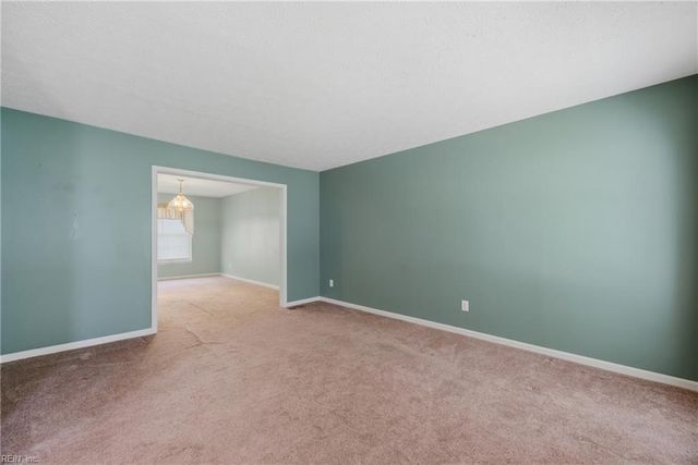 202 Vixen CT, Yorktown, VA 23693