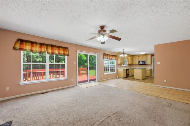 202 Vixen CT, Yorktown, VA 23693
