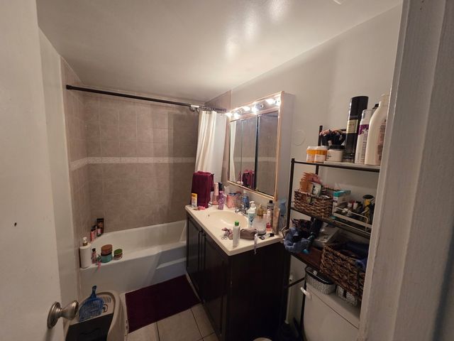707 E Falcon Drive C109, Arlington Heights, IL 60005
