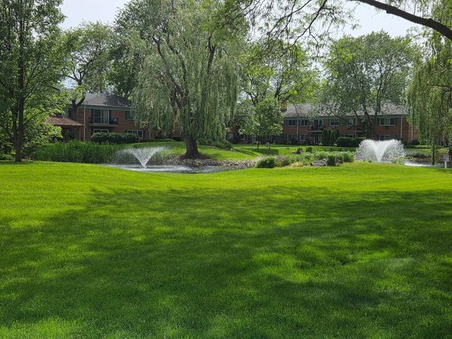 707 E Falcon Drive C109, Arlington Heights, IL 60005