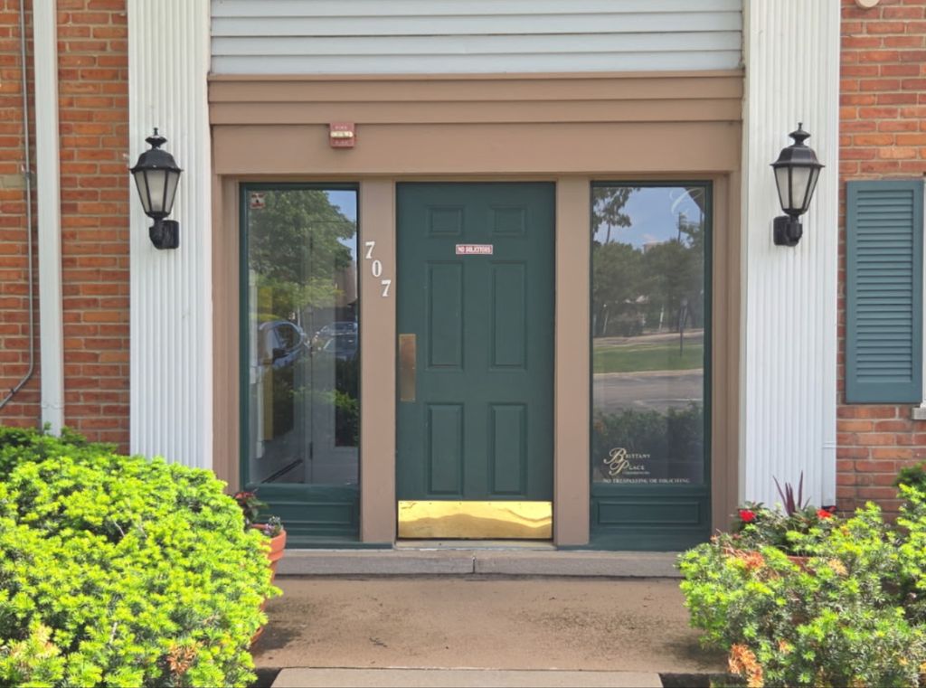 707 E Falcon Drive C109, Arlington Heights, IL 60005