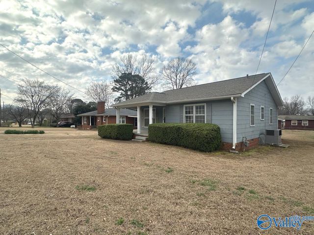 2502 Woodview Drive, Huntsville, AL 35801