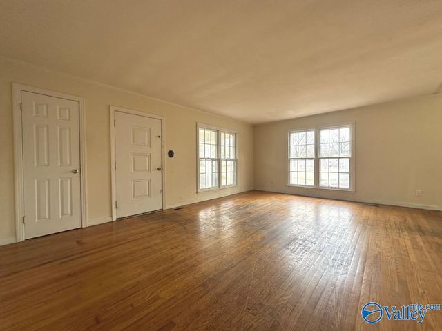 2502 Woodview Drive, Huntsville, AL 35801