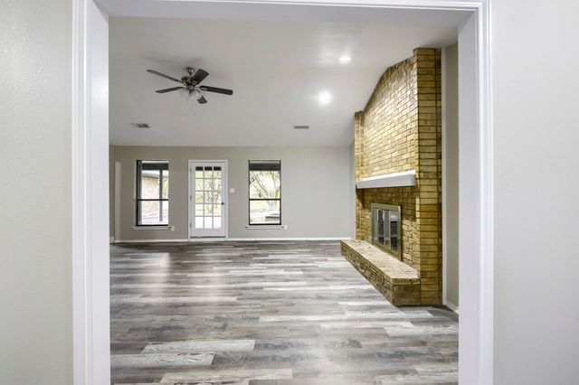 1203 Westminister Lane, Duncanville, TX 75137