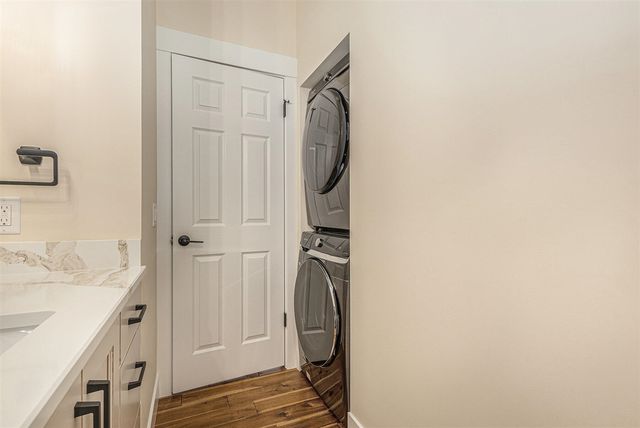 3670 Henry Street, Norton Shores, MI 49441