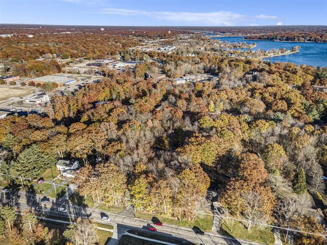 3670 Henry Street, Norton Shores, MI 49441