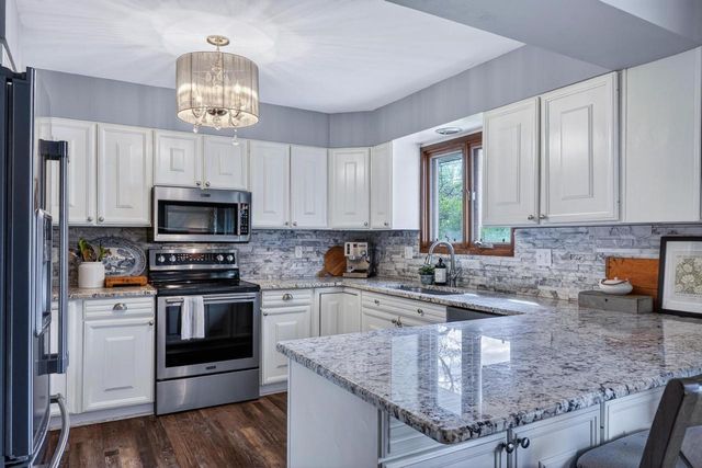183 Greenhill Circle, Milton, WI 53563