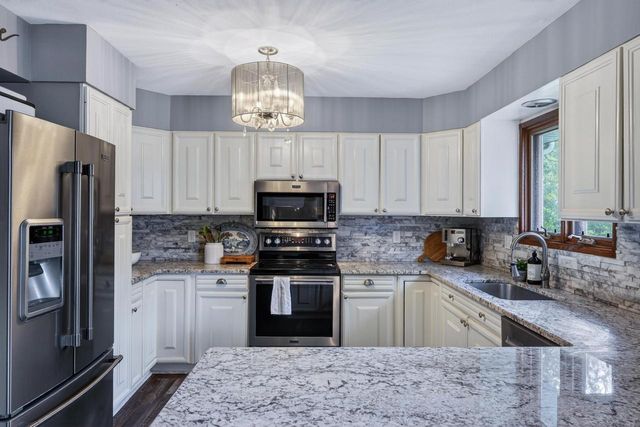 183 Greenhill Circle, Milton, WI 53563