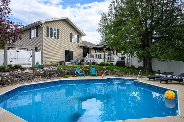 183 Greenhill Circle, Milton, WI 53563