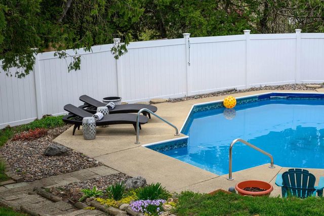 183 Greenhill Circle, Milton, WI 53563