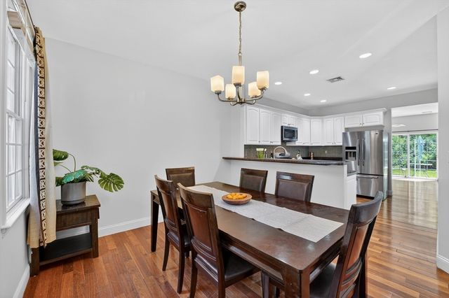 15 Evergreen Cir 15, Canton, MA 02021