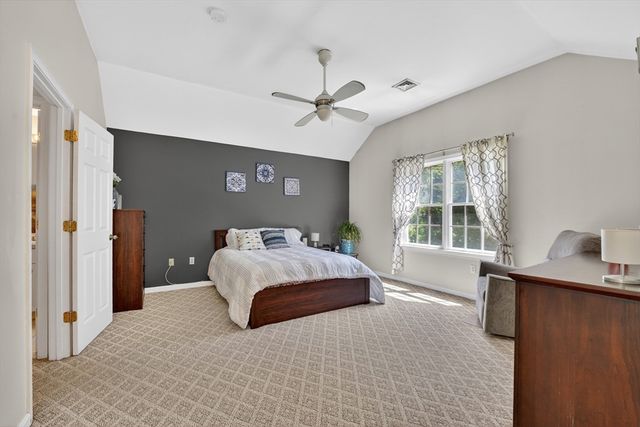 15 Evergreen Cir 15, Canton, MA 02021