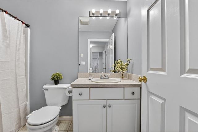 15 Evergreen Cir 15, Canton, MA 02021