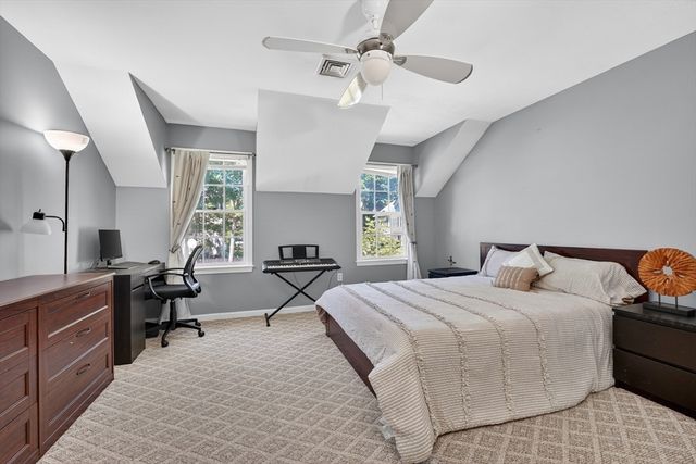 15 Evergreen Cir 15, Canton, MA 02021