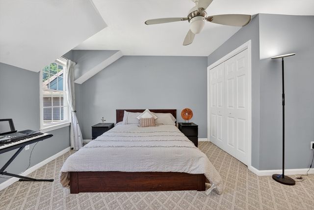 15 Evergreen Cir 15, Canton, MA 02021