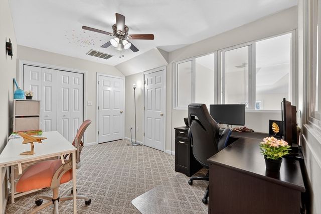 15 Evergreen Cir 15, Canton, MA 02021