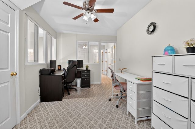 15 Evergreen Cir 15, Canton, MA 02021