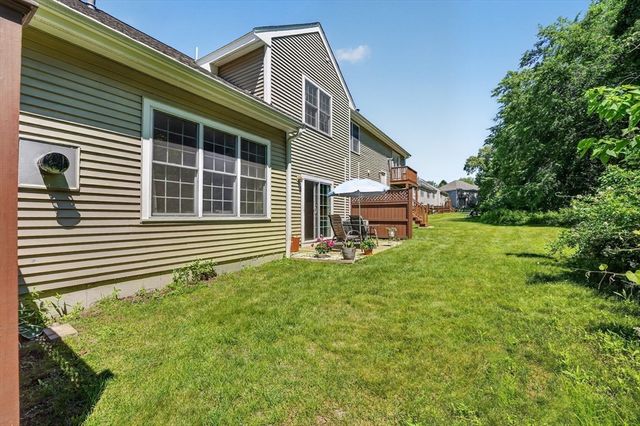 15 Evergreen Cir 15, Canton, MA 02021
