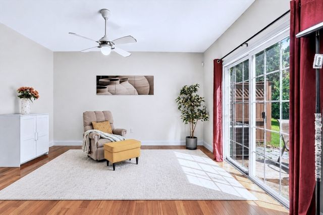 15 Evergreen Cir 15, Canton, MA 02021