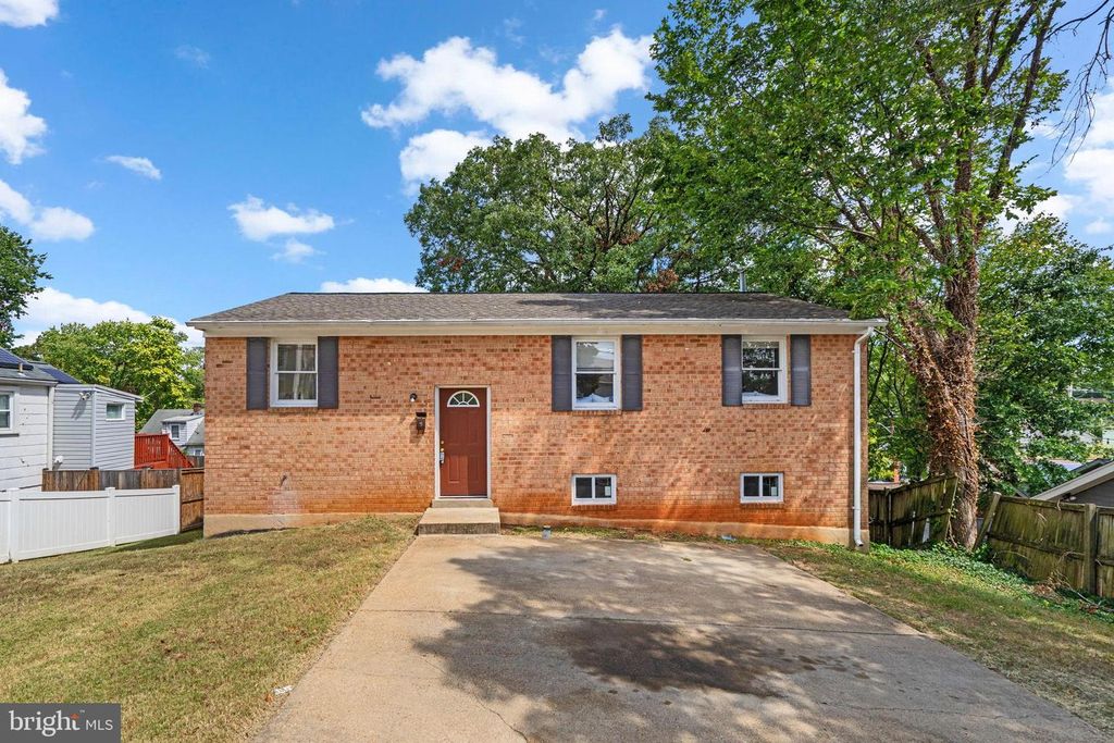5 SULTAN AVE, Capitol Heights, MD 20743