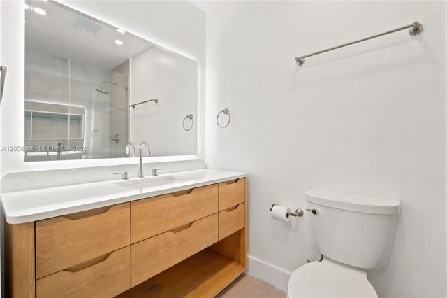 260 Sunrise Dr E, Key Biscayne, FL 33149