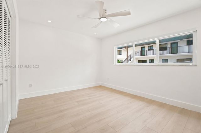 260 Sunrise Dr E, Key Biscayne, FL 33149
