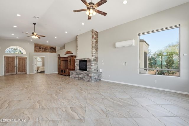 2860 S Greenside Place, Green Valley, AZ 85614