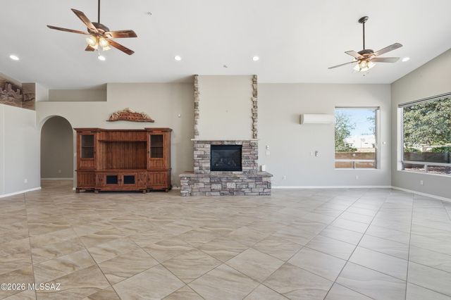2860 S Greenside Place, Green Valley, AZ 85614