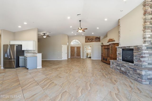 2860 S Greenside Place, Green Valley, AZ 85614