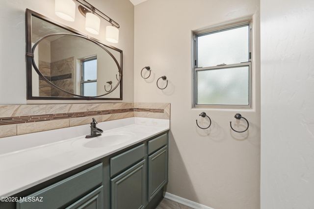 2860 S Greenside Place, Green Valley, AZ 85614