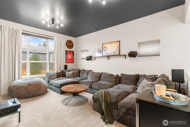 8218 37th Place NE, Marysville, WA 98270