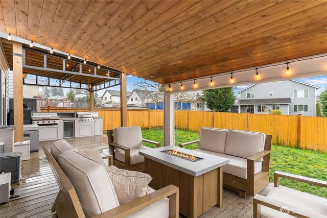 8218 37th Place NE, Marysville, WA 98270