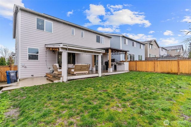 8218 37th Place NE, Marysville, WA 98270