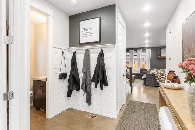 8218 37th Place NE, Marysville, WA 98270