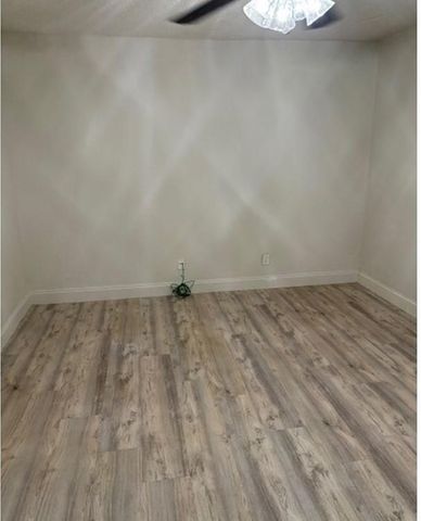 2729 Hurstview Drive A, Hurst, TX 76054