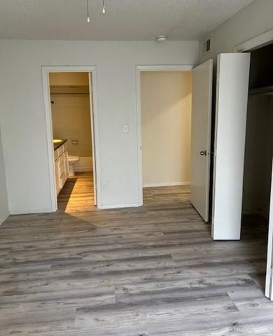 2729 Hurstview Drive A, Hurst, TX 76054