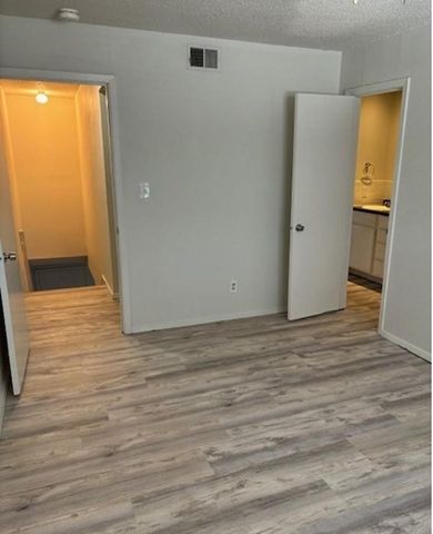 2729 Hurstview Drive A, Hurst, TX 76054