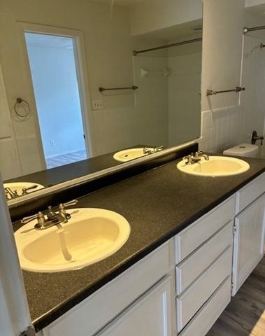 2729 Hurstview Drive A, Hurst, TX 76054