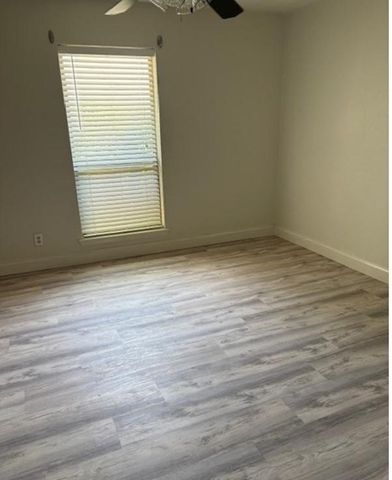 2729 Hurstview Drive A, Hurst, TX 76054