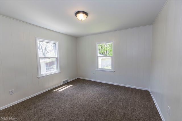 144 Malacca Street, Akron, OH 44305