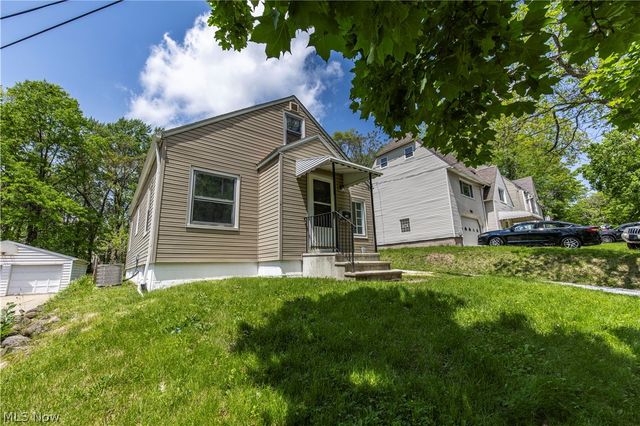 144 Malacca Street, Akron, OH 44305