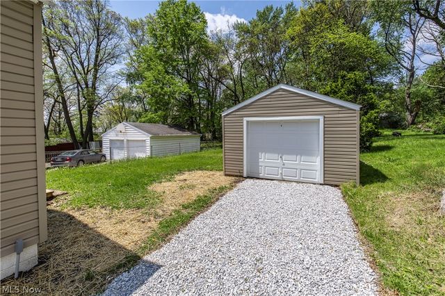 144 Malacca Street, Akron, OH 44305