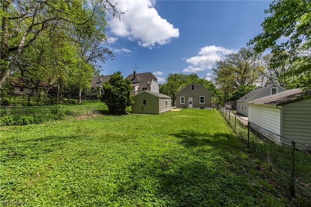 144 Malacca Street, Akron, OH 44305