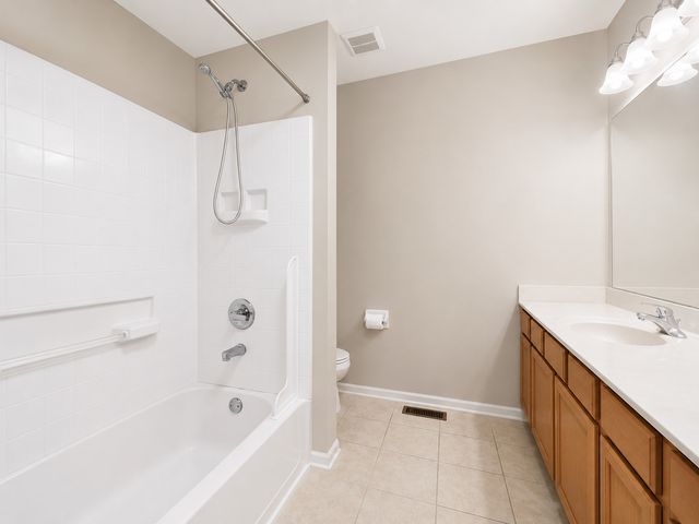 3159 Saganashkee Lane, Naperville, IL 60564