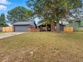 303 E Gawf Lane, Muskogee, OK 74403